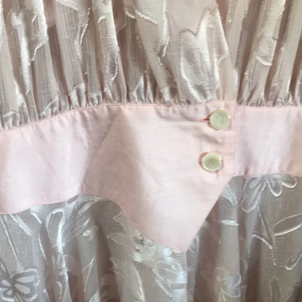 Vintage nightgown - Picture 3 of 9